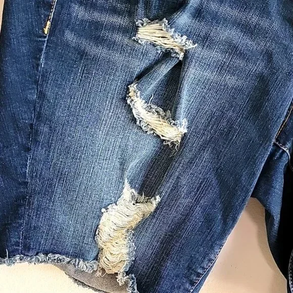 NWT TORRID SHORTS BERMUDA BOYFRIEND VINTAGE STRETCH DISTRESSED 10" INSEAM FRAYED - Picture 7 of 11